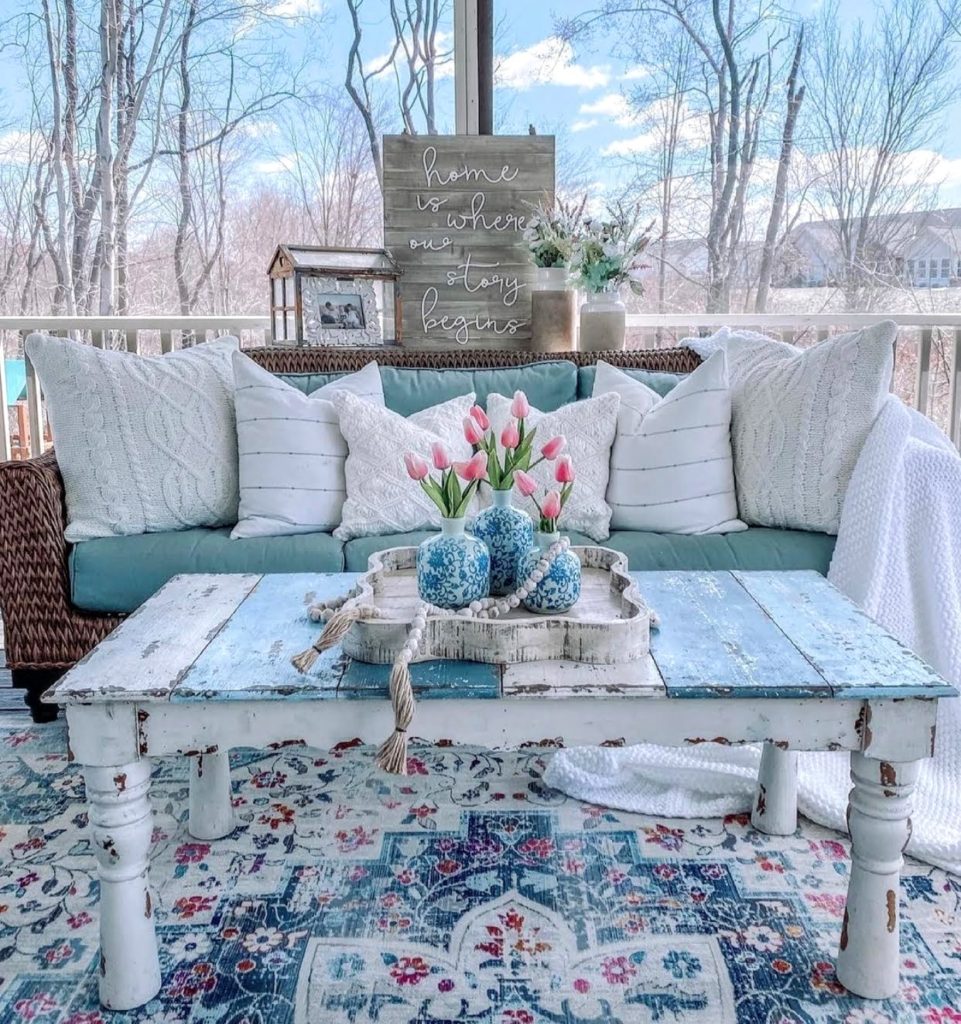 Table Decor blue and white 3 piece bud vases with pink tulips and a distressed table tray on back porch